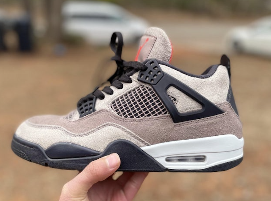 NIKE AIR JORDAN 4 TAUPE HAZE