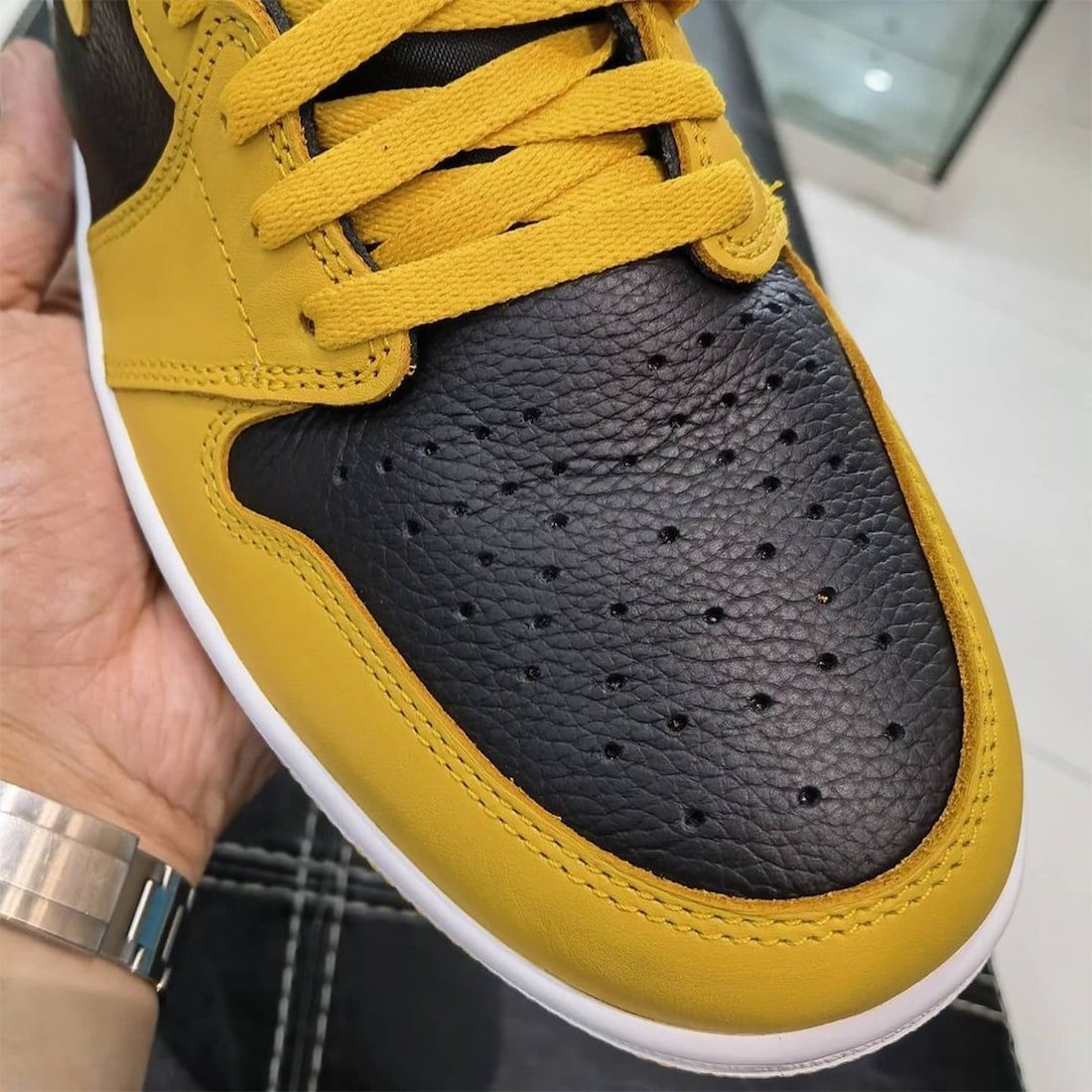 Jordan 2 Retro Homme Chaussures Pollen 555088-701 Release Date Pricing