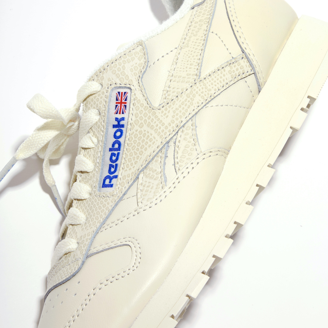mensnkrsthawake × reebok classic leather cl アウェイク