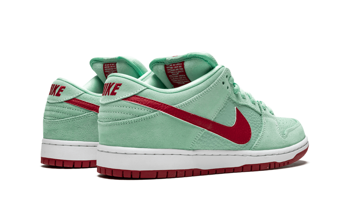 Nike SB Dunk Low Mint Red 304292 360 Release Date 2