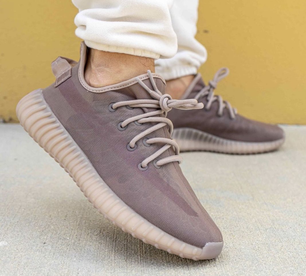 yeezy boost mono black