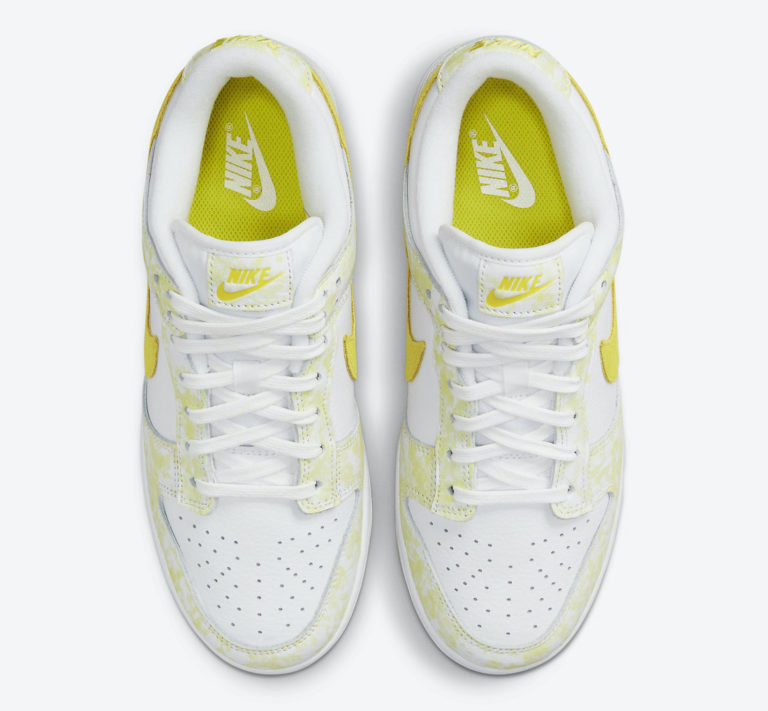 dunk yellow strike