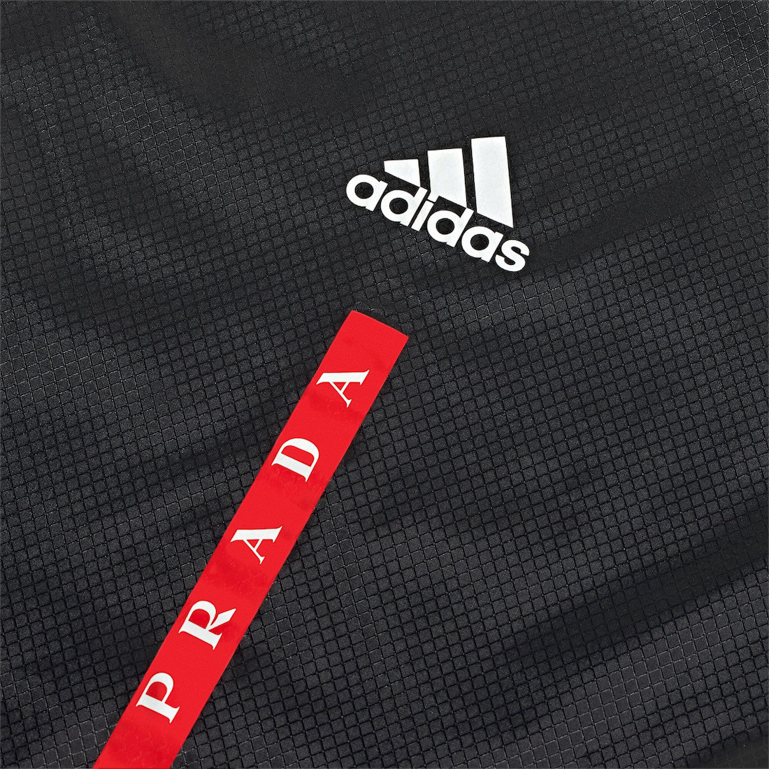 Prada Sneaker match Yeezy Palm logo tee Silver FW1079 Release Date
