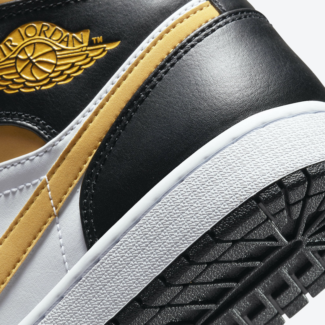 Nike Air Jordan 1 Retro Mid Pollen 4-14 White Black - Release -  HotelomegaShops, 200