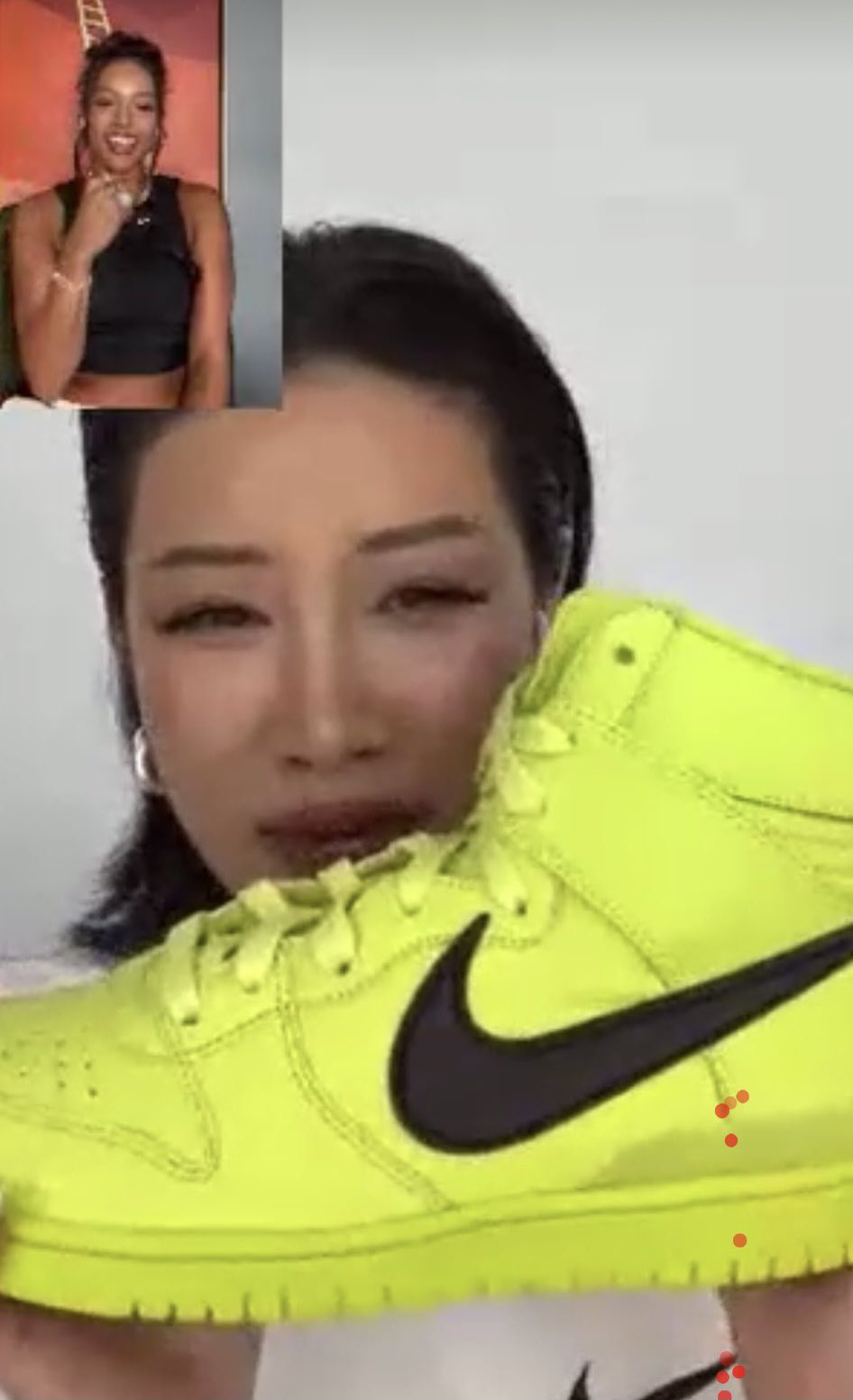 Ambush Жіночі кросівки nike m2k чорні з кольоровими вставками Flash Lime Release Date