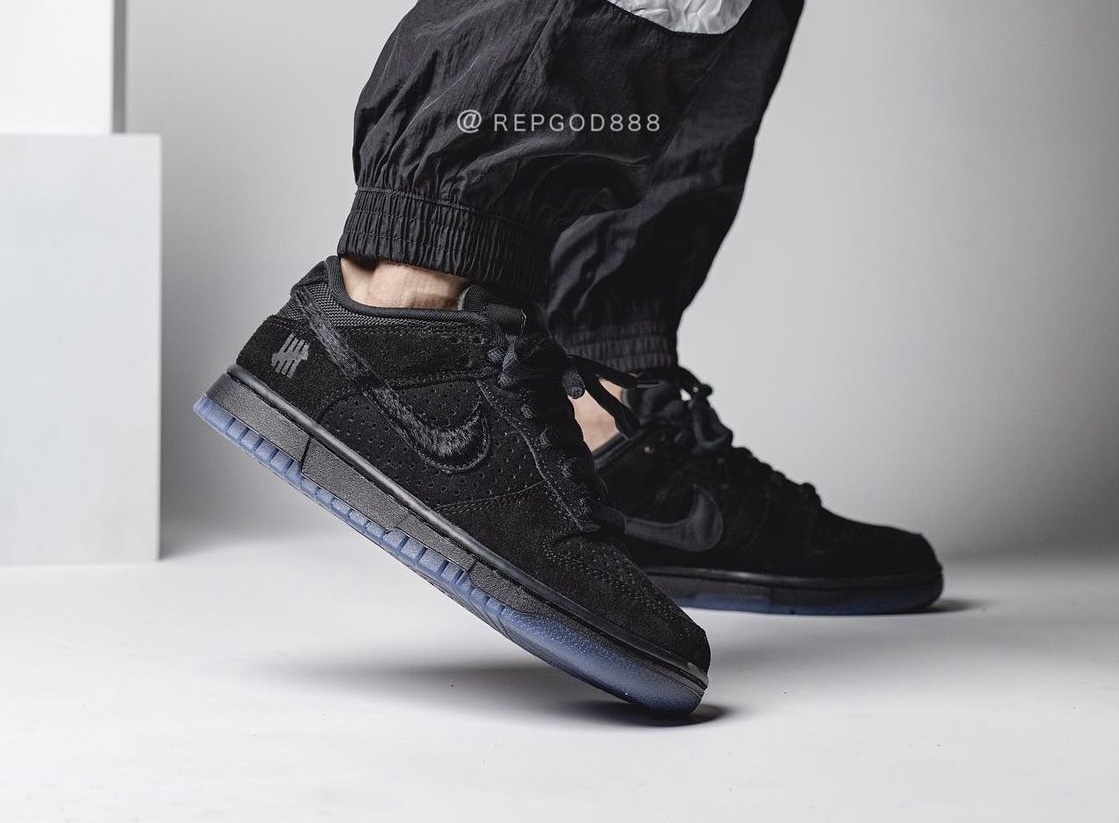 undefeated dunk triple black