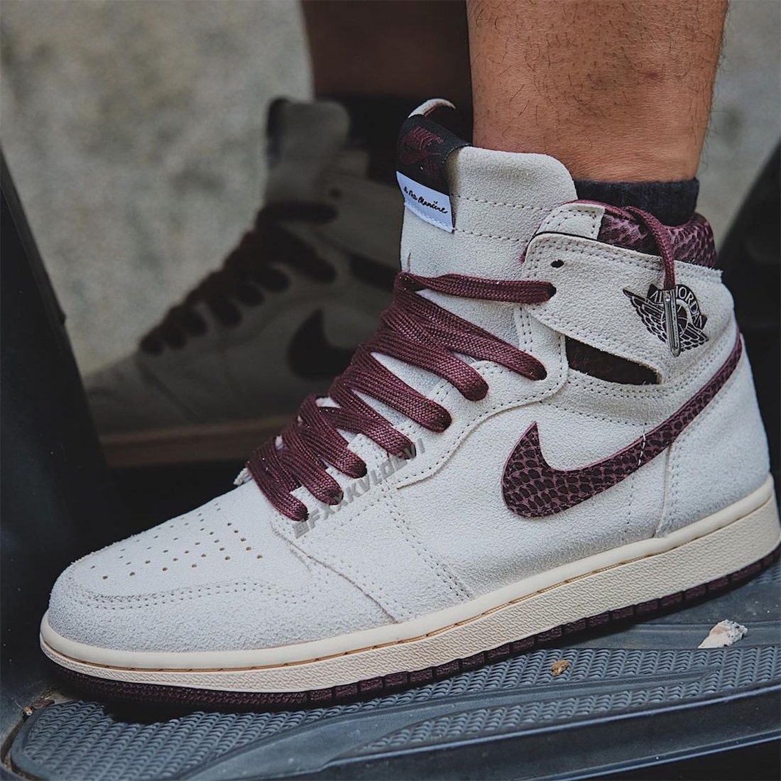 burgundy jordan 1 high