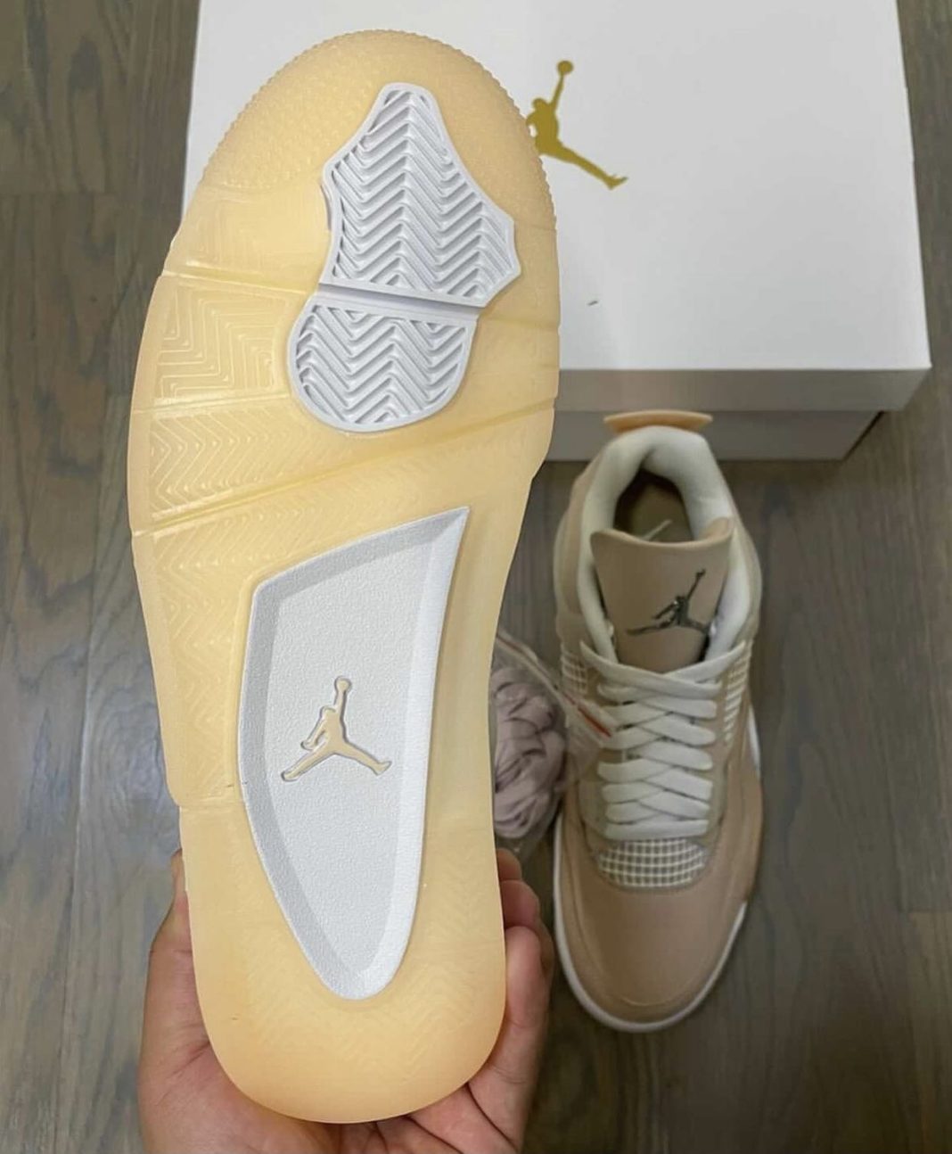 wmns jordan 4 shimmer