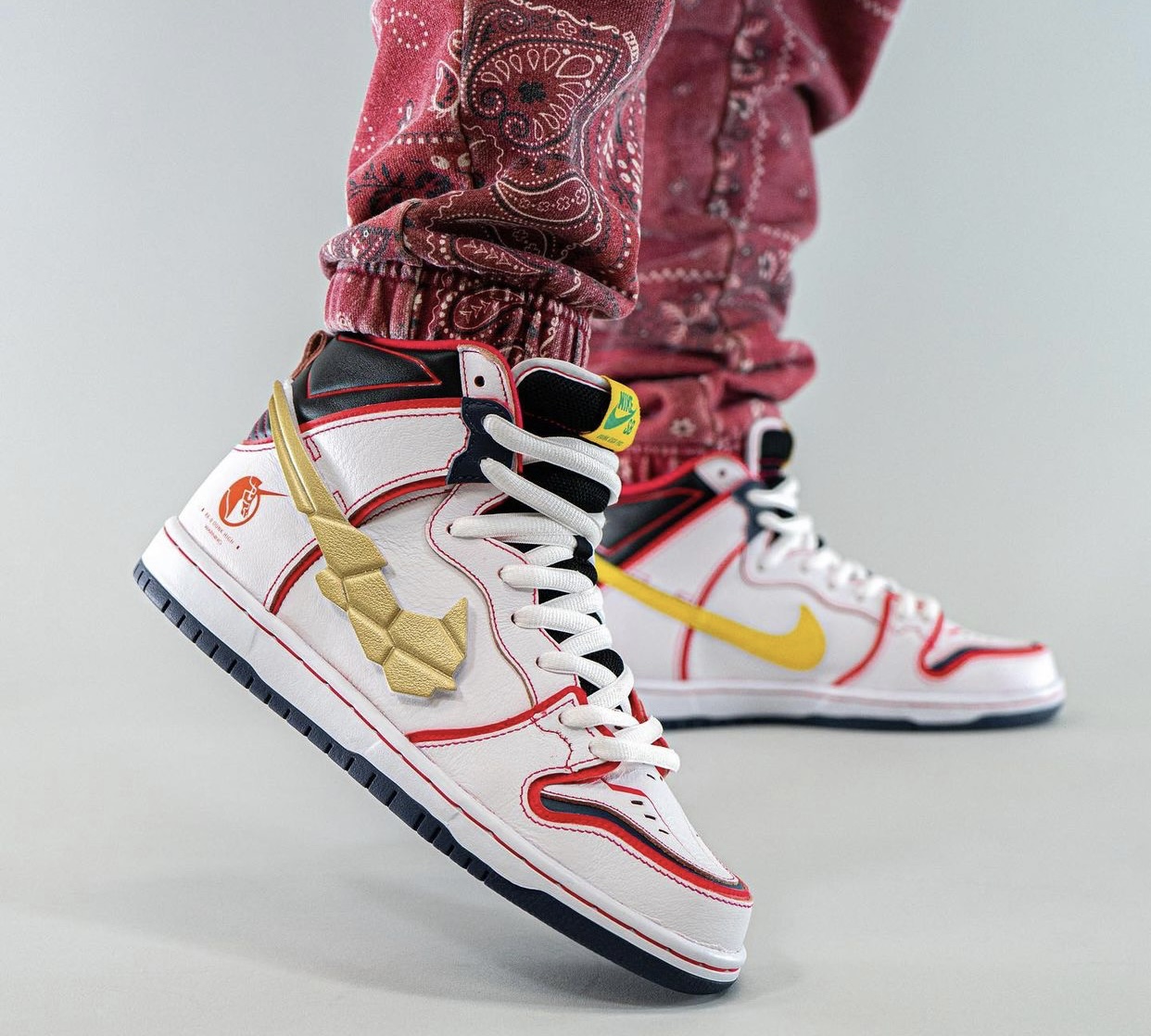 gundam nike sb dunks