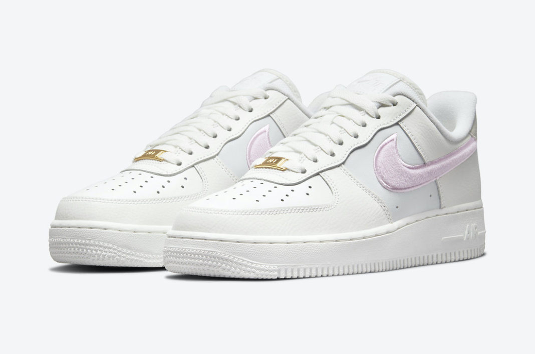 convenience Attempt AIDS Nike Air Force 1 Low Chenille Swoosh DQ0826-100 Release Date - SBD