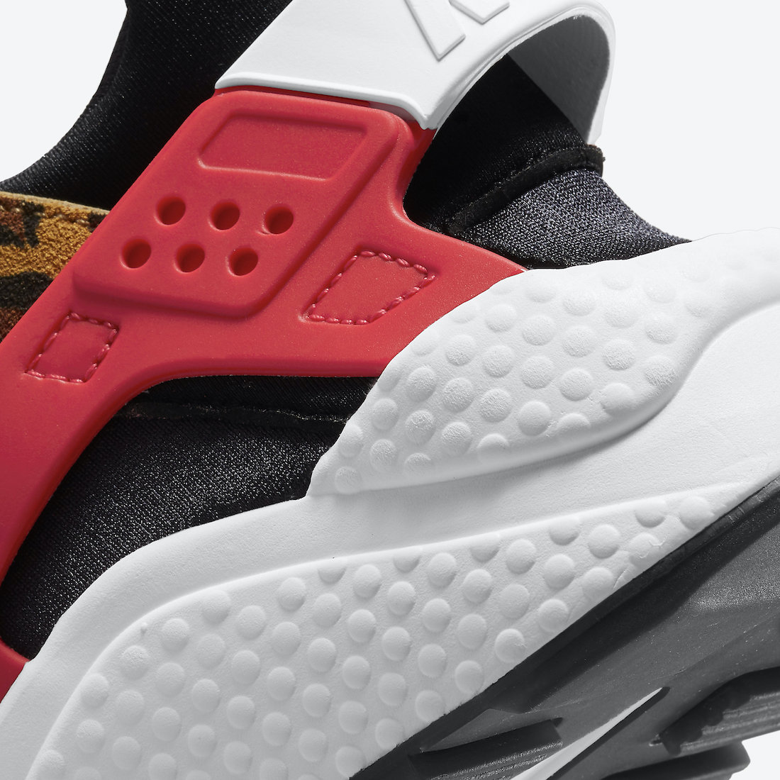 Nike Air Huarache SNKRS Day DM9092-700 Release Date