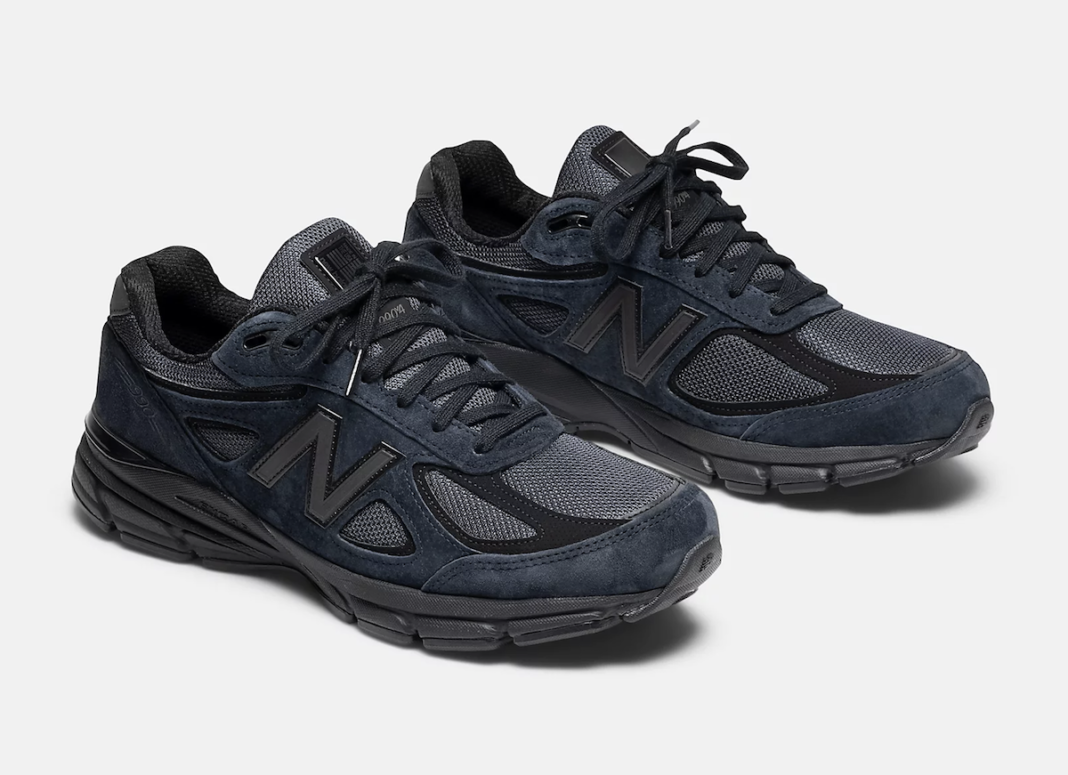 all black new balance 990v4