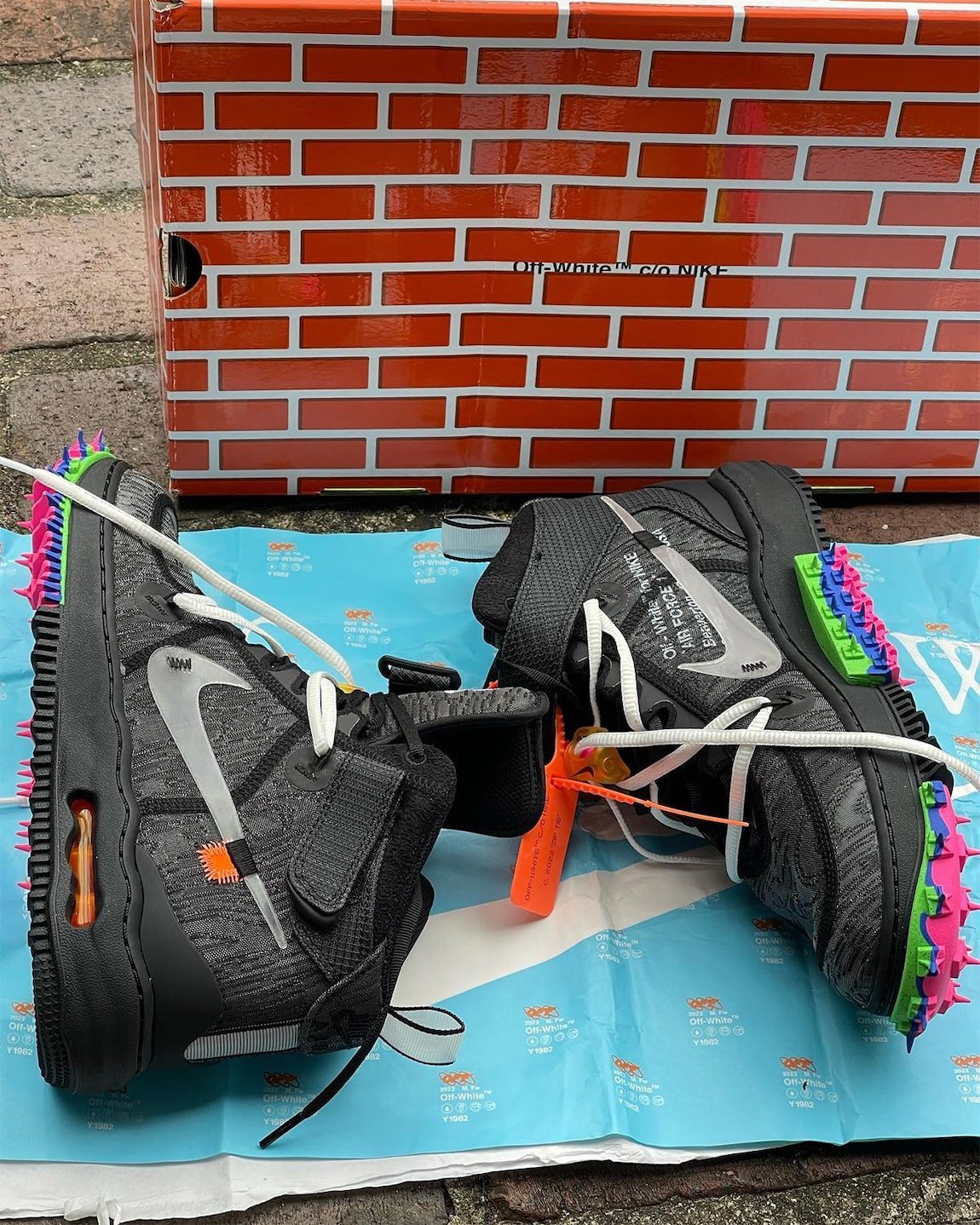 Off-White nike lunarglide 6 black and mint green sneaker Black DO6290-001 Release Date Pricing