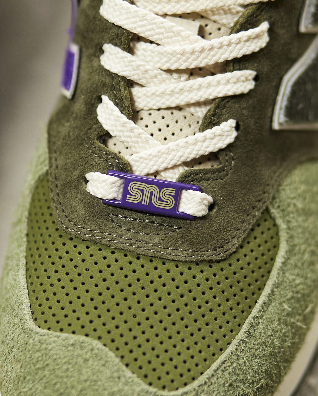 Sneakersnstuff levis x new balance 990v3 release date Release Date