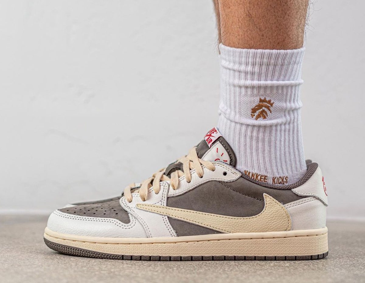 Begin掲載 Travis Scott Air Jordan1 Low リバースモカ 27