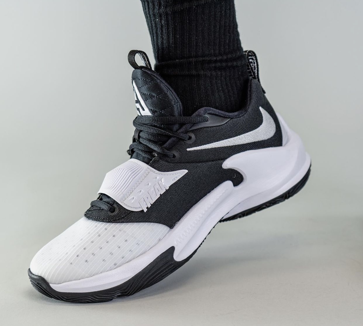 Nike Zoom Freak 3黑白DM7378-001鞋款发布日期