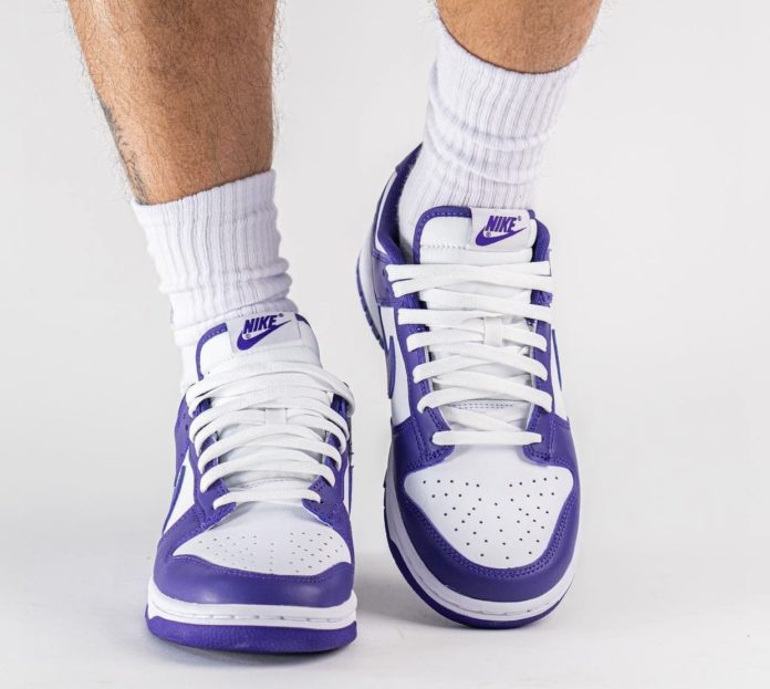 dunk low court purple on feet