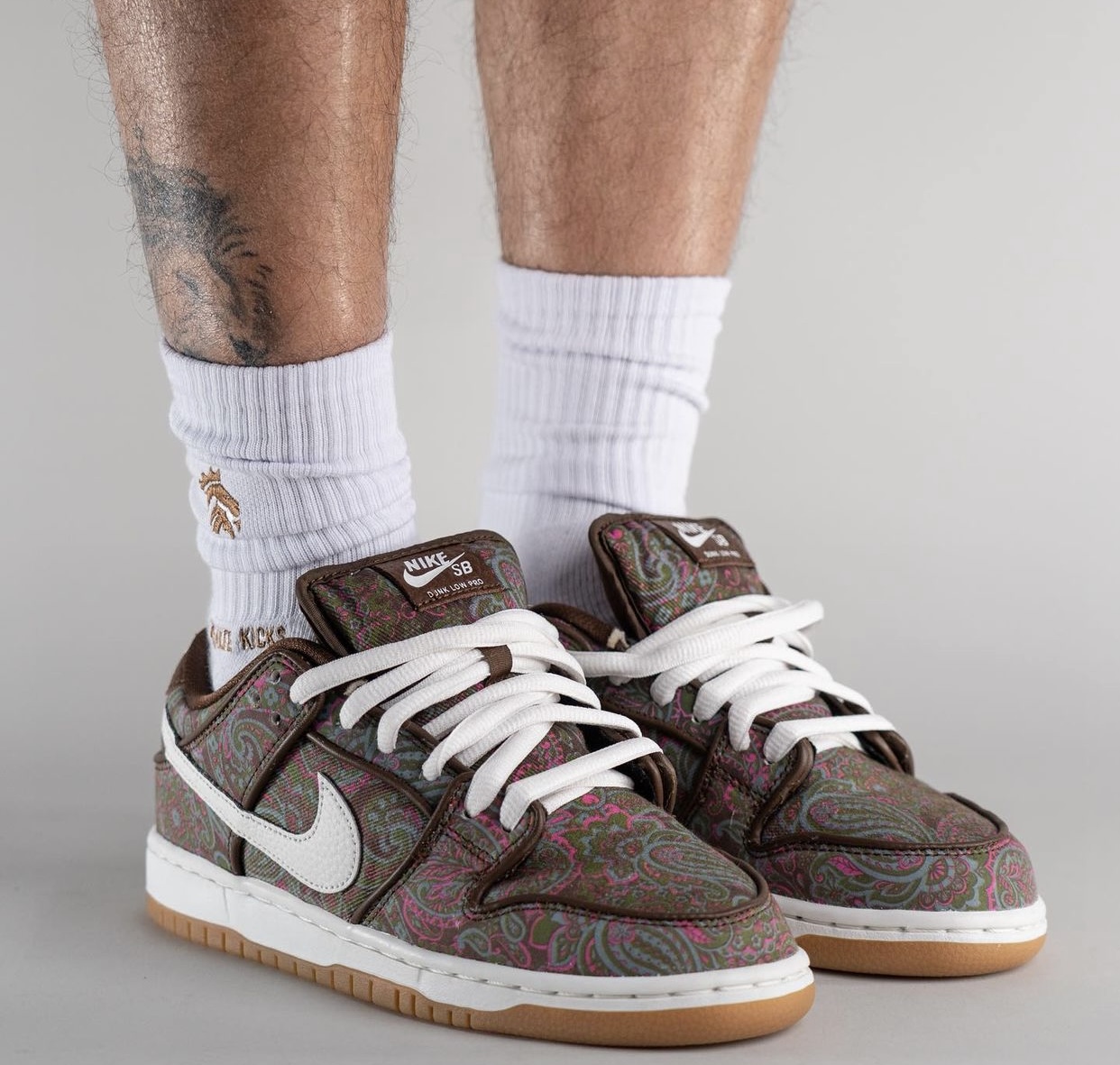 Nike SB Dunk Low Paisley DH7534-200 Release Date On-Feet