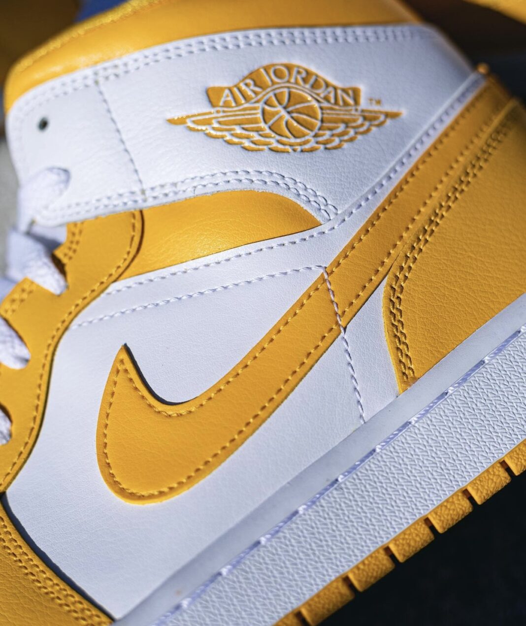 jordan 1 green yellow white