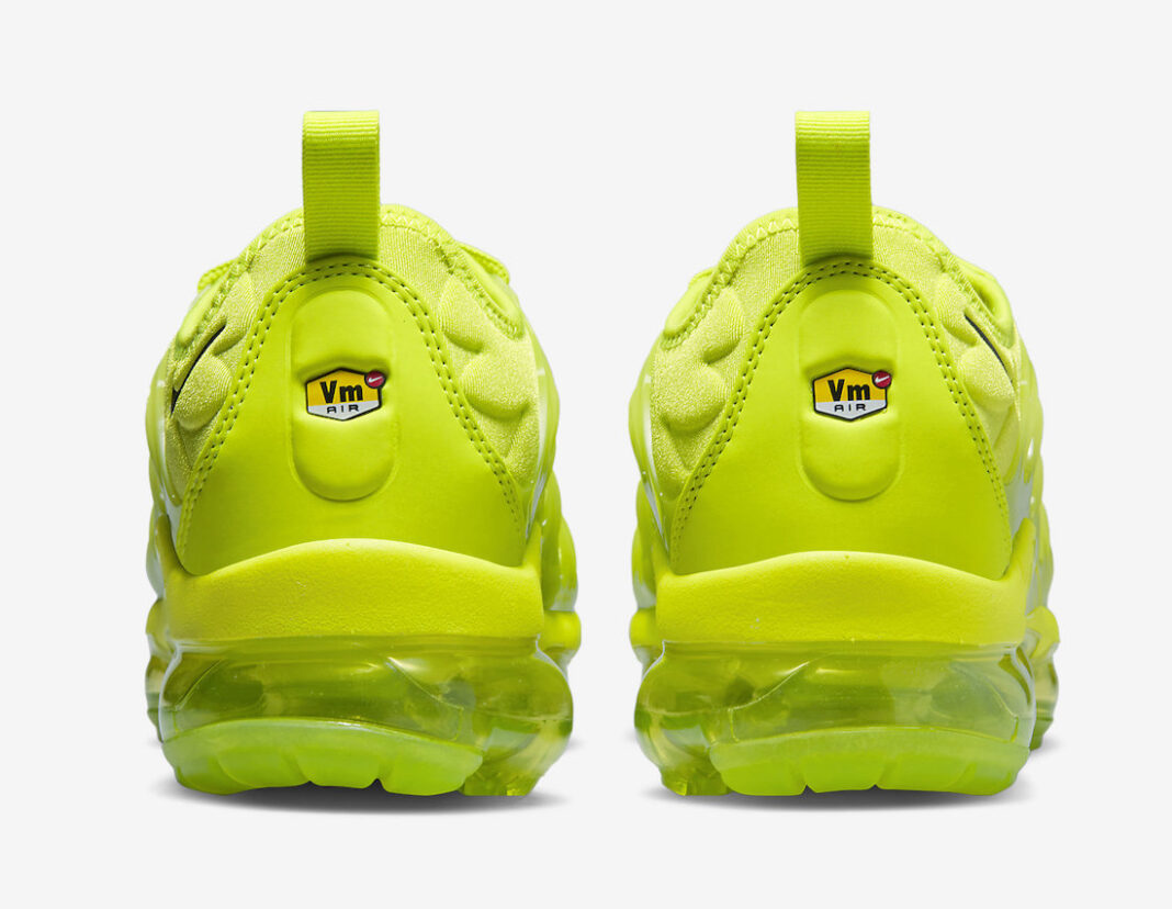 vapormax plus volt