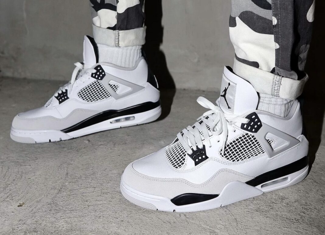 black white and gray jordan 4