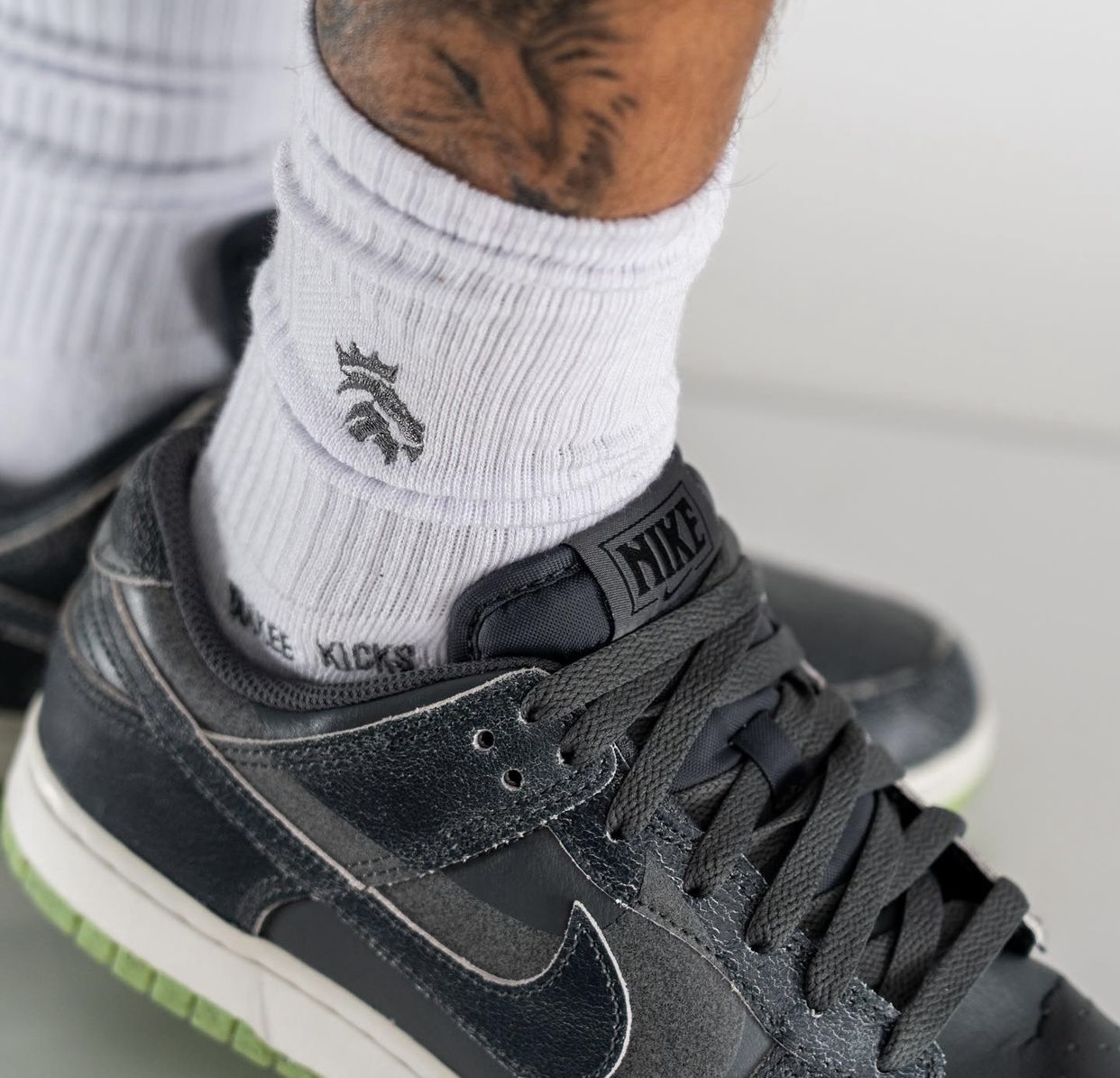 Nike Dunk Low Halloween DQ7681-001 Release Date
