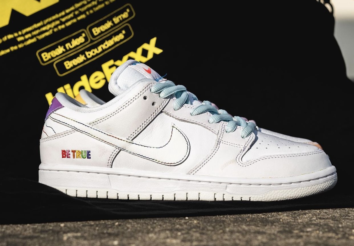 nike sb dunk mid premium tv shows 2022 DR4876-100 Release Date