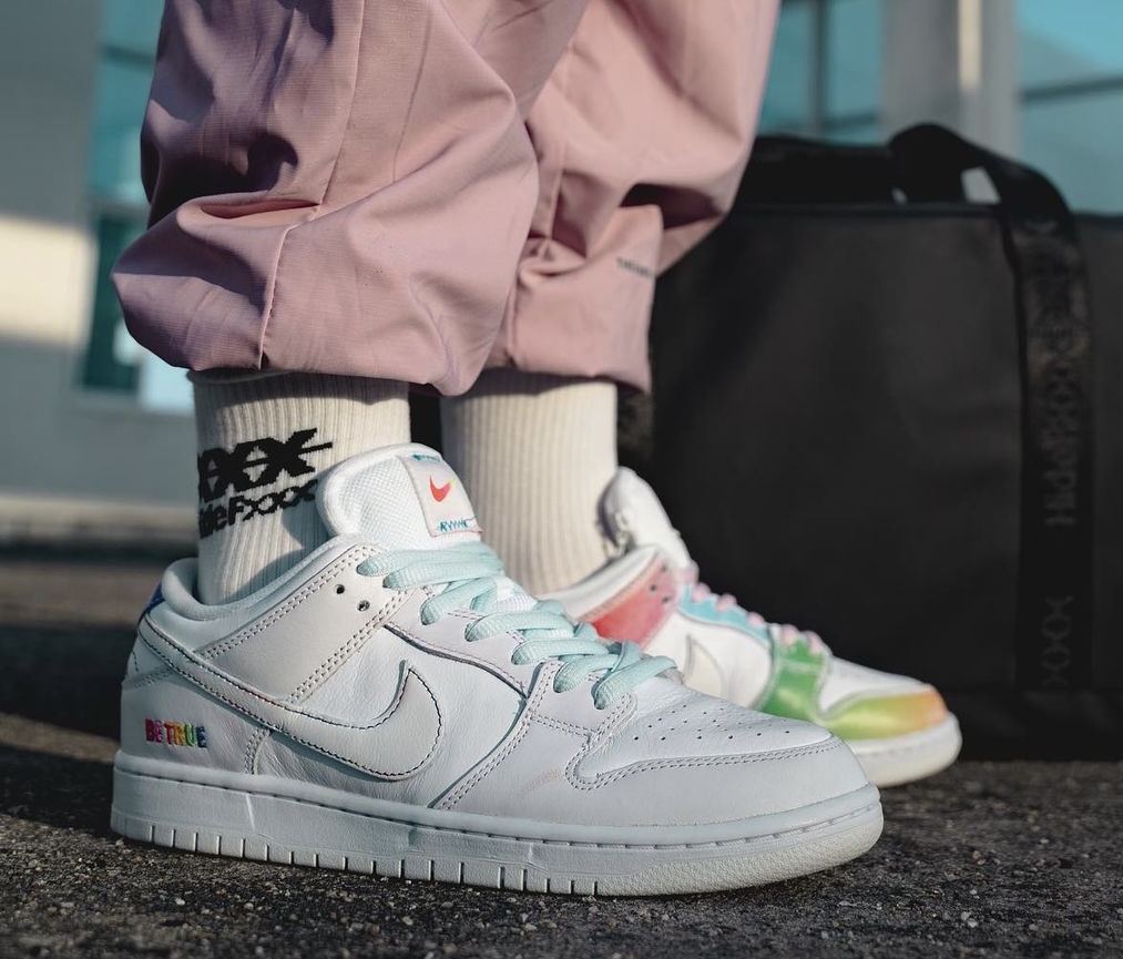 nike sb dunk mid premium tv shows 2022 DR4876-100 Release Date On-Feet