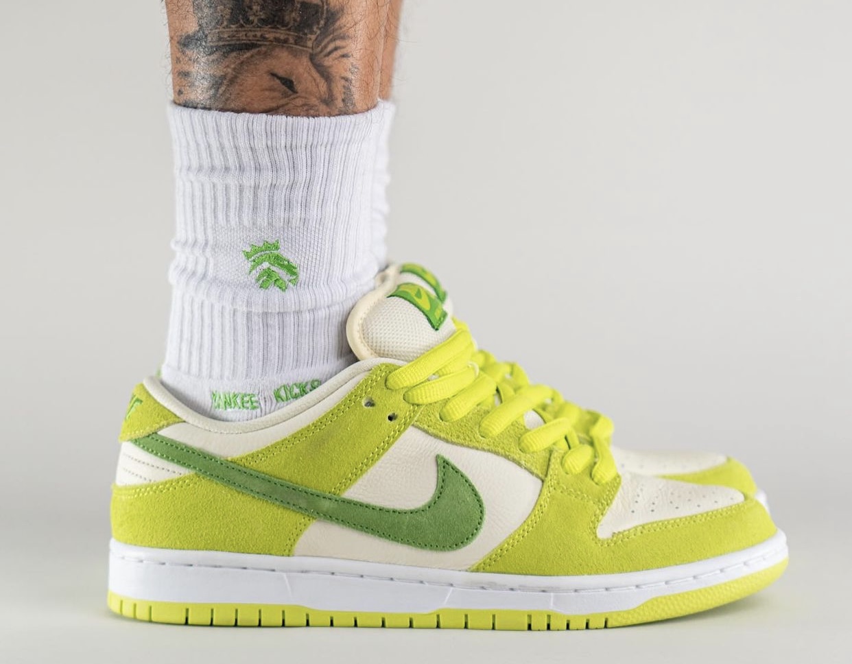 Nike SB Dunk Low Green Apple DM0807-300 Data di rilascio sui piedi