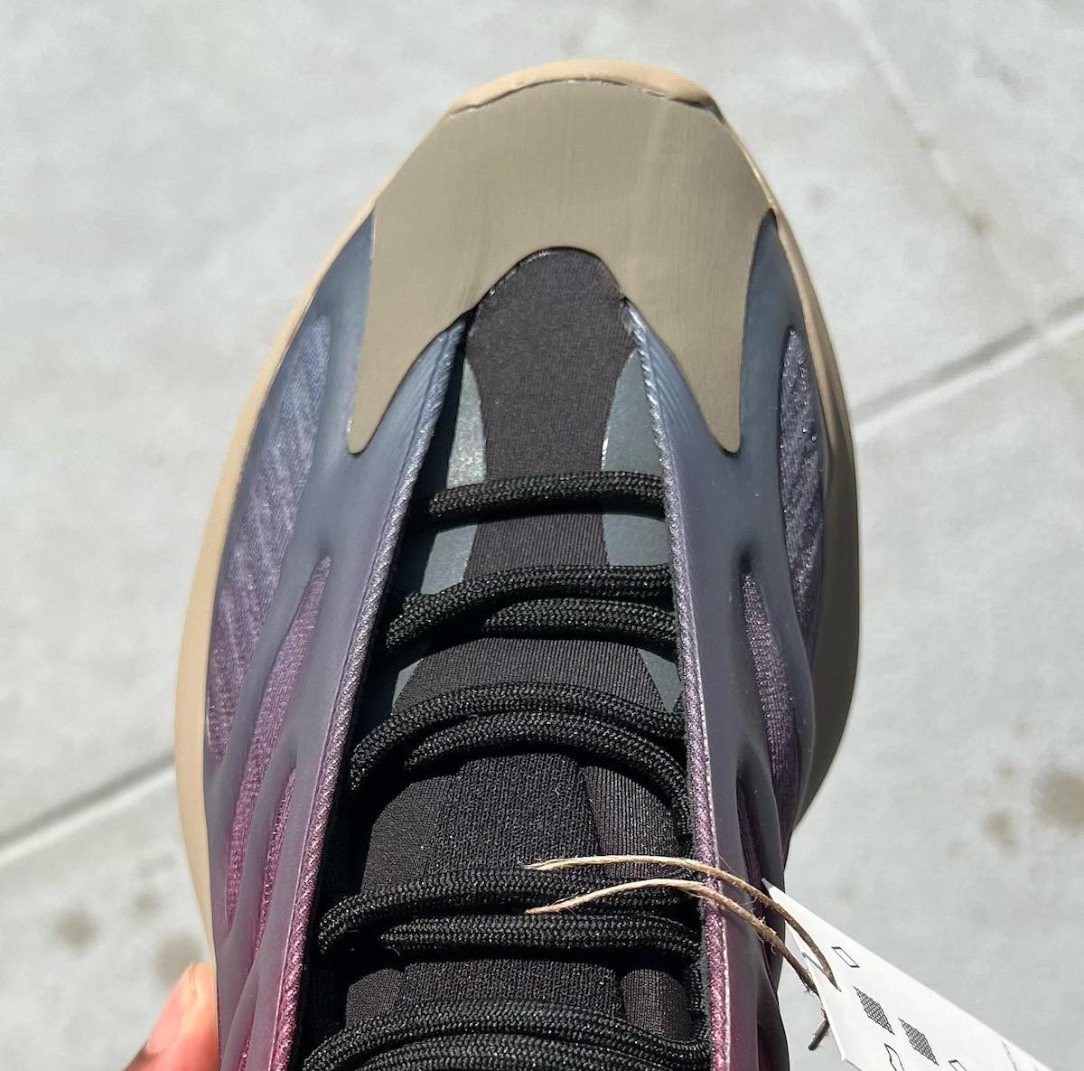 adidas Yeezy 700 V3 Fade Carbon GW1814 Release Date