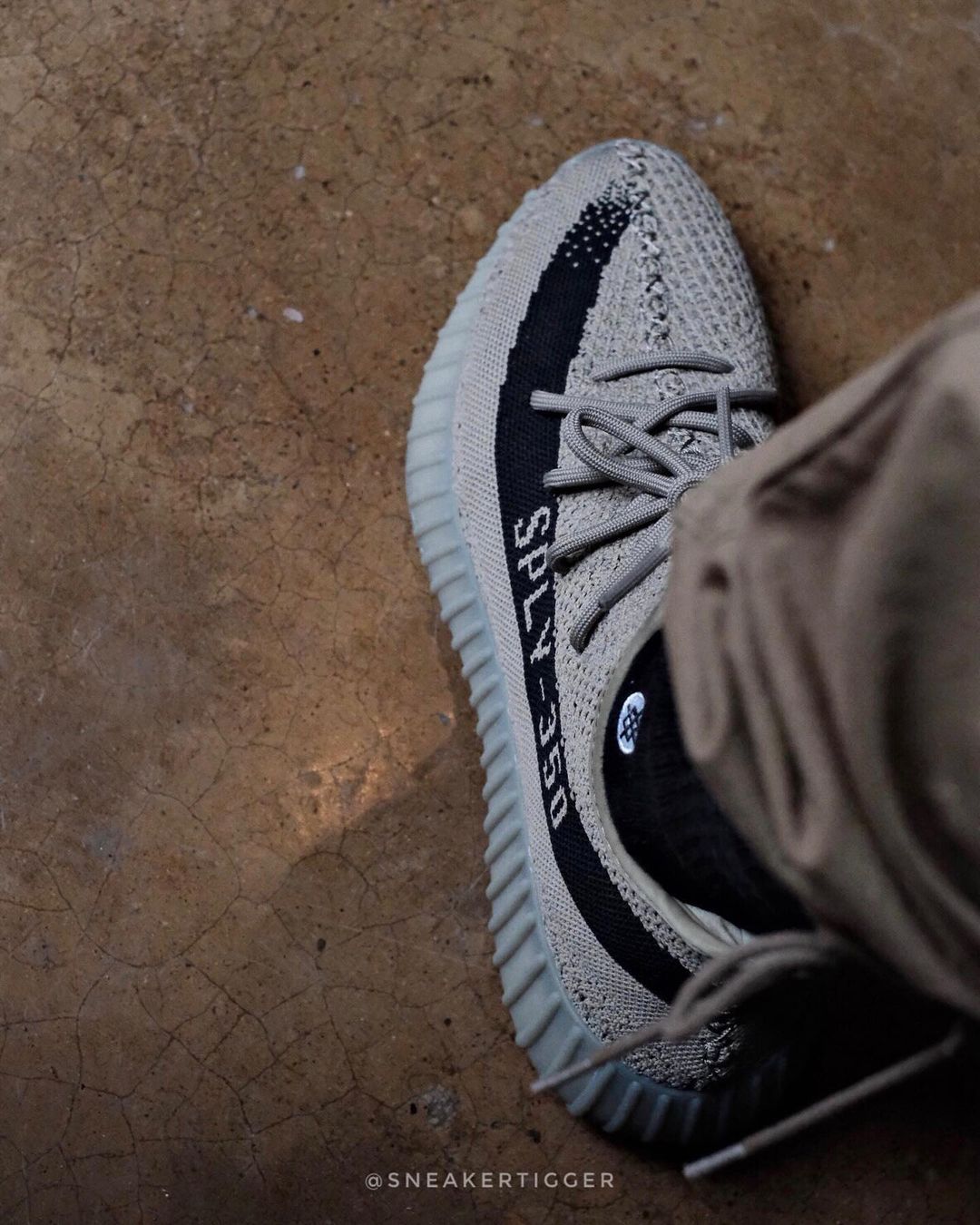 adidas Yeezy Boost 350 V2 Granite HQ2059 | SBD