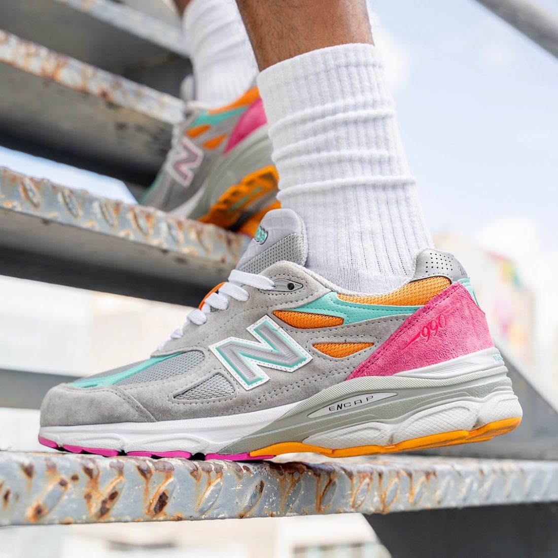 Discover the Sexiest DTLR New Balance 990 Gallery on the Web