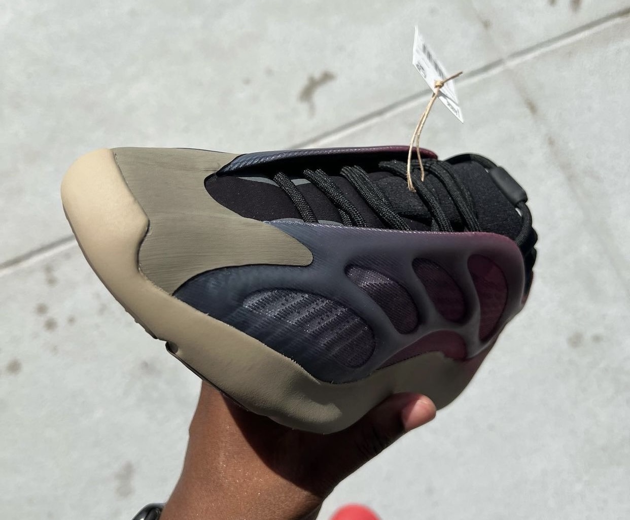adidas Yeezy 700 V3 Fade Carbon GW1814 Release Date