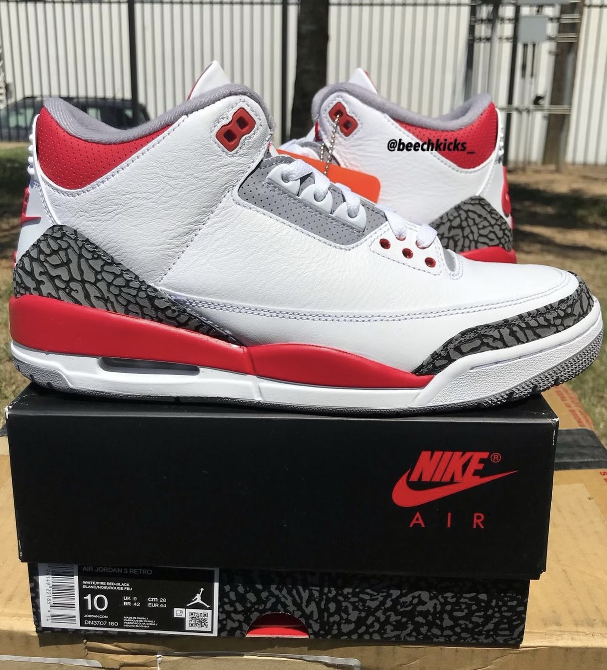 シリアルシール付 【新品/タグ付】Nike Air Jordan 3 Retro Fire Red