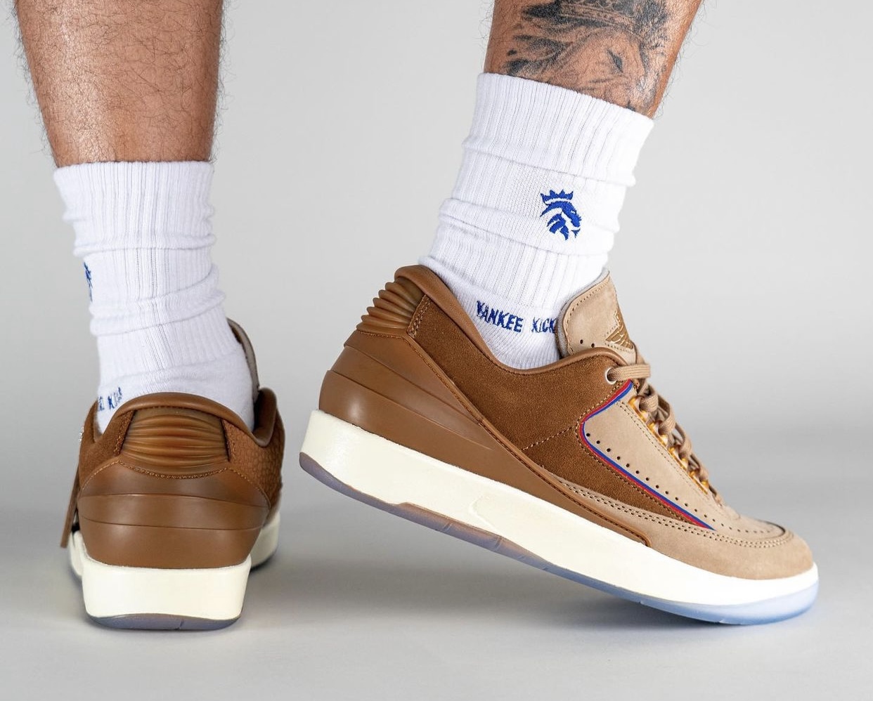 Jordan 2 outlet low on feet