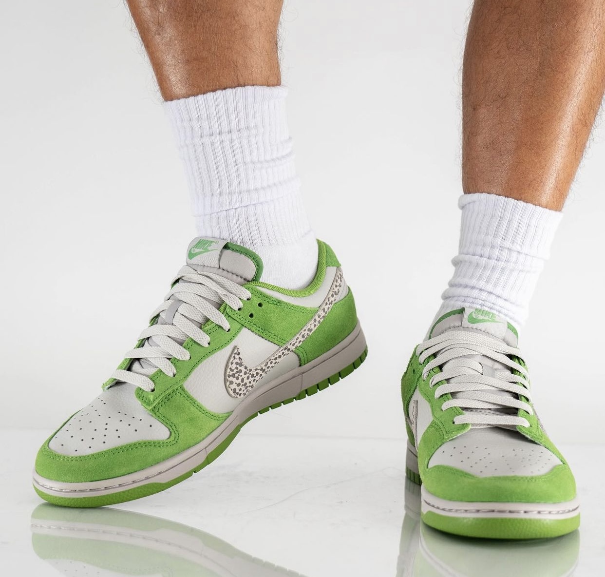 Nike Dunk Low Safari Swoosh Chlorophyll DR0156-300 Release Date On-Feet