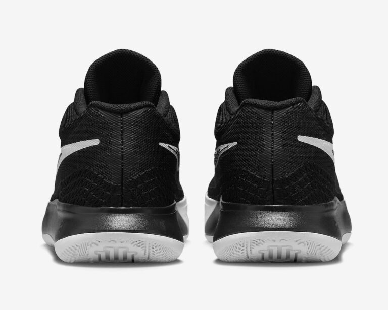 kyrie flytrap black and white