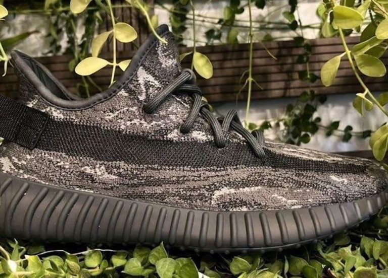 adidas Yeezy Boost 350 V2 Dark Salt ID4811 Release Date SBD