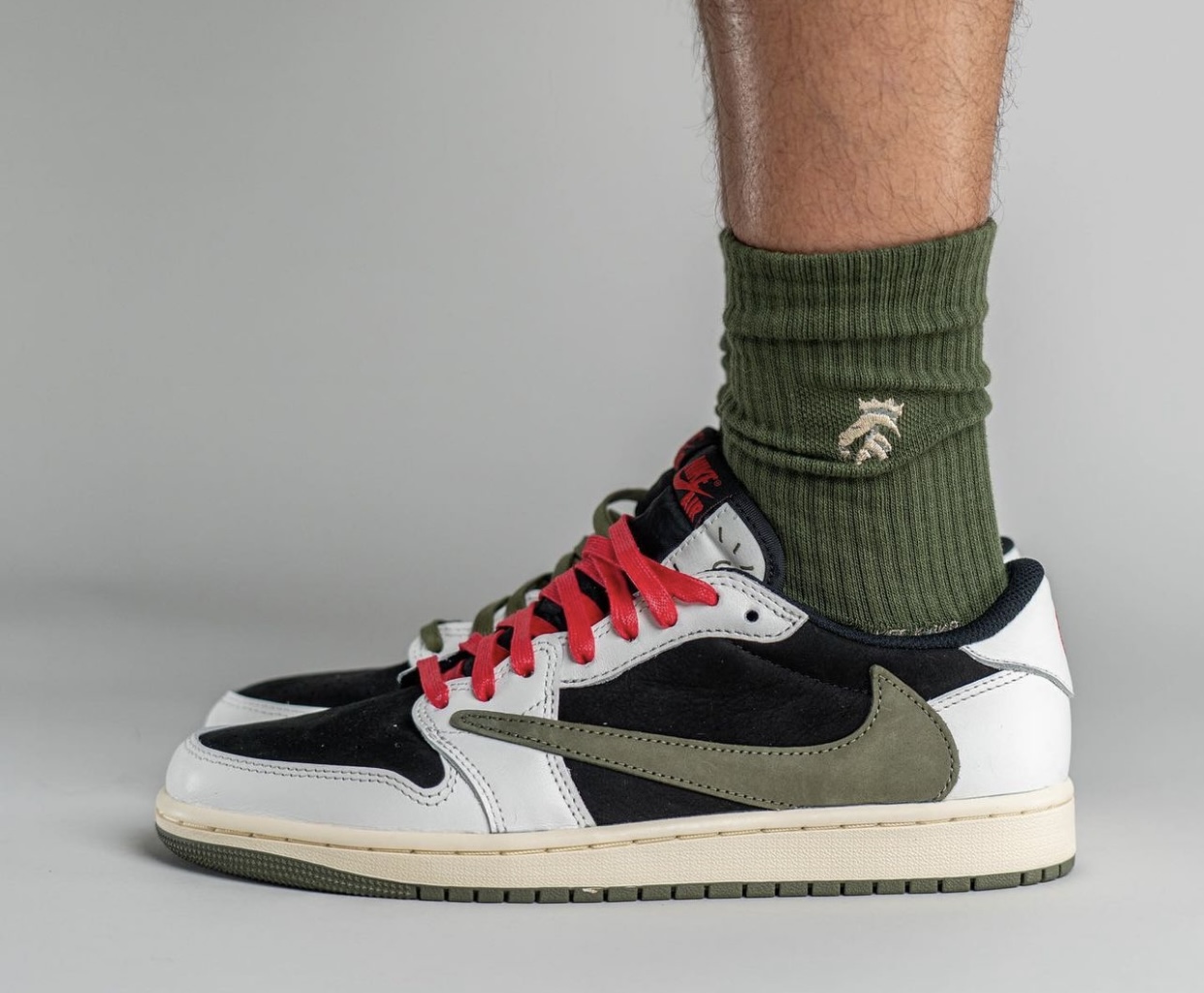 Travis Scott x Air Jordan 1 Low OG Olive DZ4137-106 | SBD