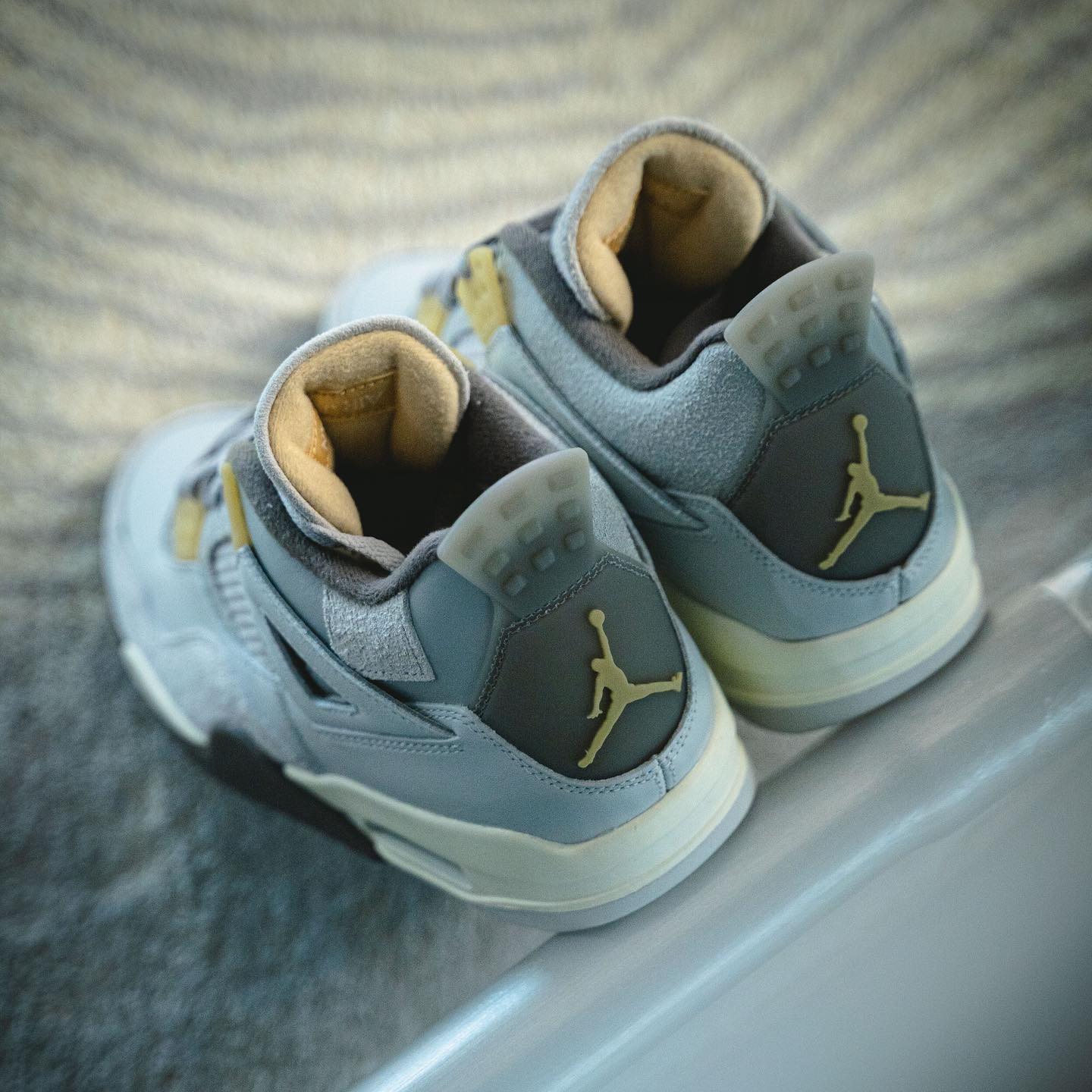 Air Jordan 4 Craft Photon Dust DV3742-021 Release Date Heels