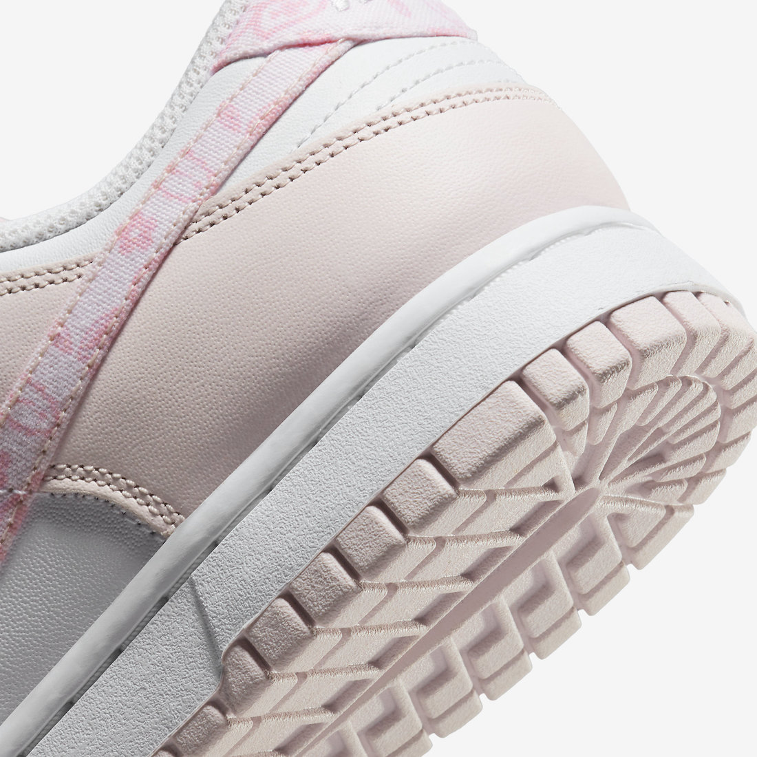 Nike Dunk Low Pink Paisley FD1449-100 Release Date Heel