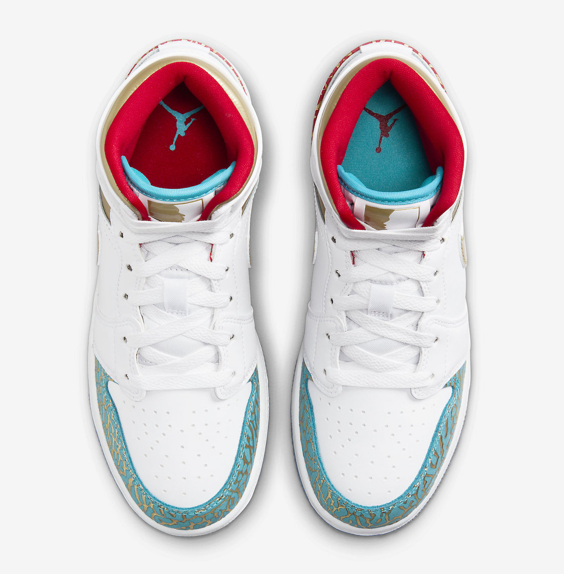 Sneakers Release – Air Jordan 1 High OG “UNC to Chicago”  Black/