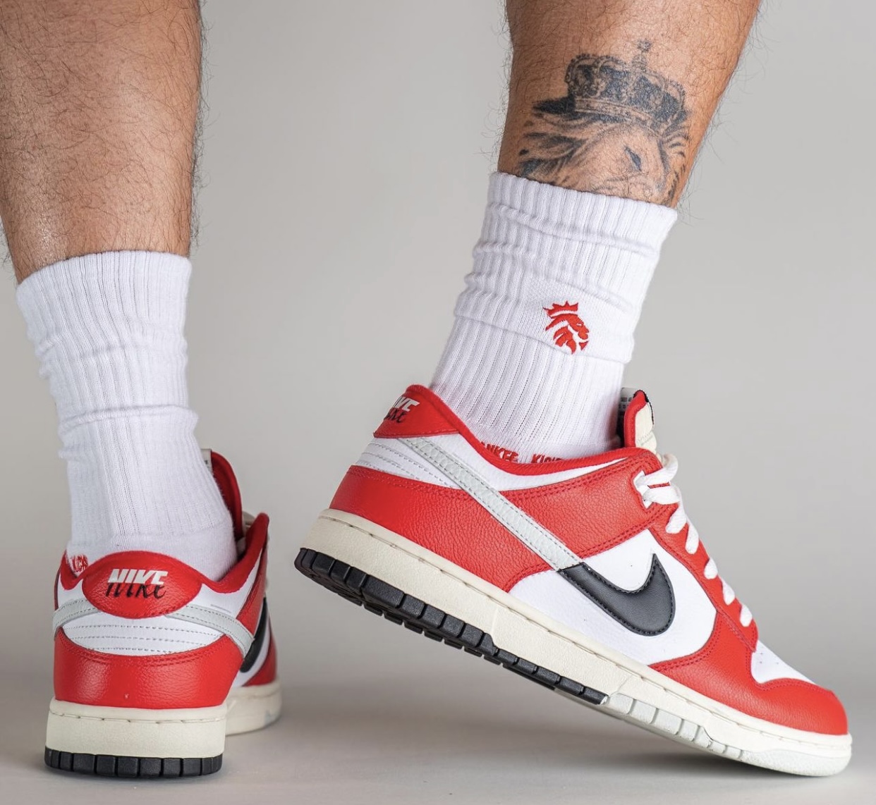 Nike Dunk Low Chicago Split University Red DZ2536-600 Release Date Back Heel