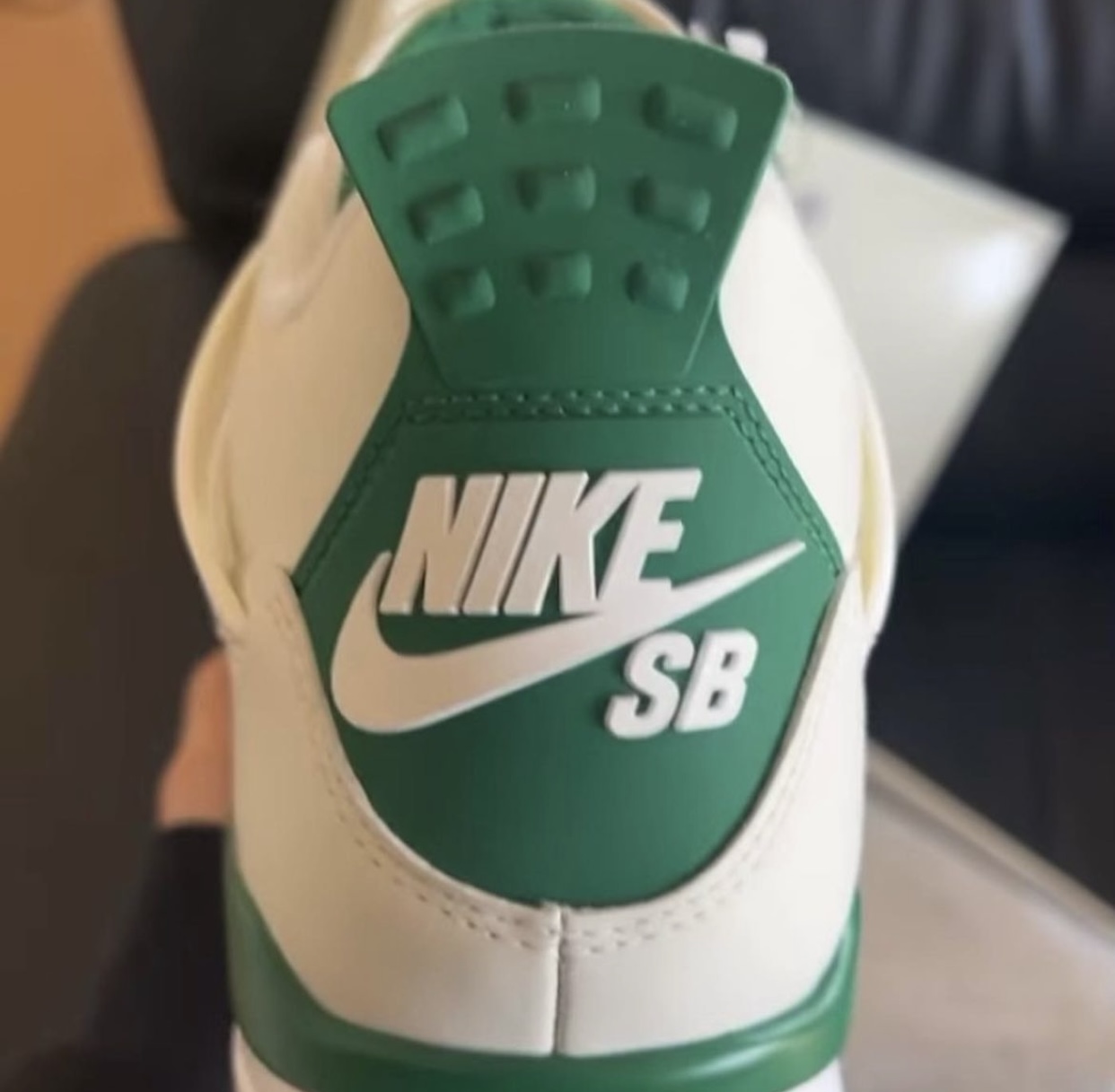Nike SB Air Jordan 4 DR5415-103 Heel