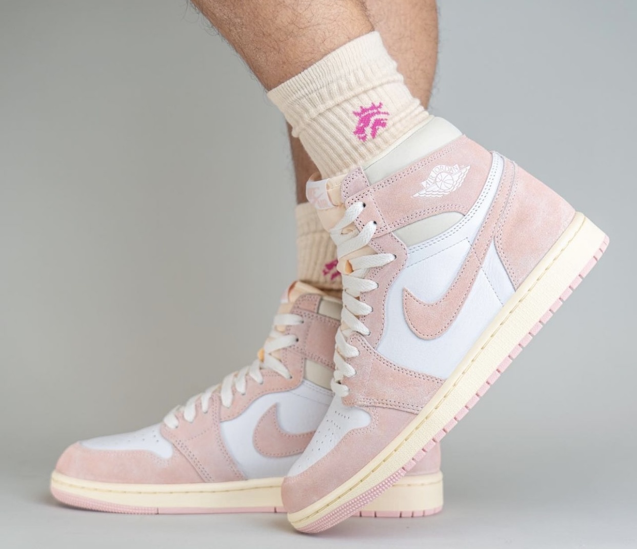 Air Jordan 1 Washed Pink FD2596-600 On-Feet