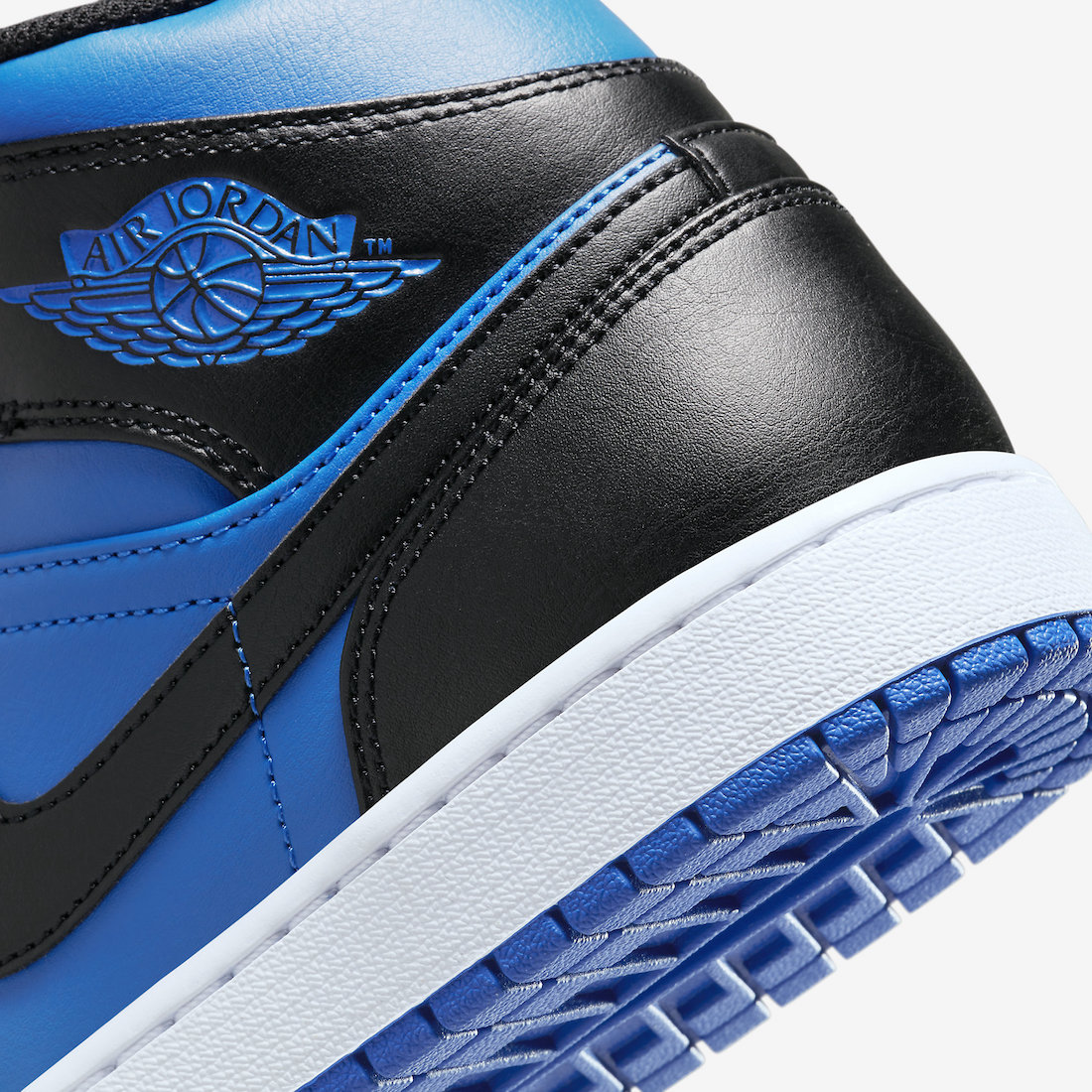 Jordan Air Jordan 1 Retro Mid Varsity Royal Mens Lifestyle Shoes Blue Black  DQ8426-042 – Shoe Palace