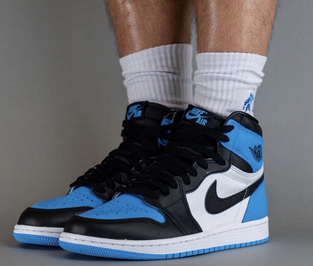 Air Jordan 1 UNC Toe University Blue DZ5485-400 On-Feet