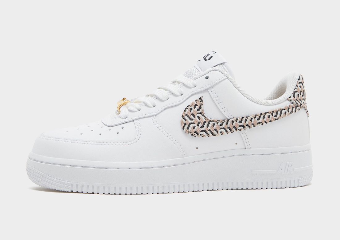 Nike Air Force 1 Low United in Victory White