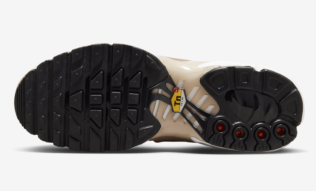 Nike Air Max Plus United in Victory Outsole