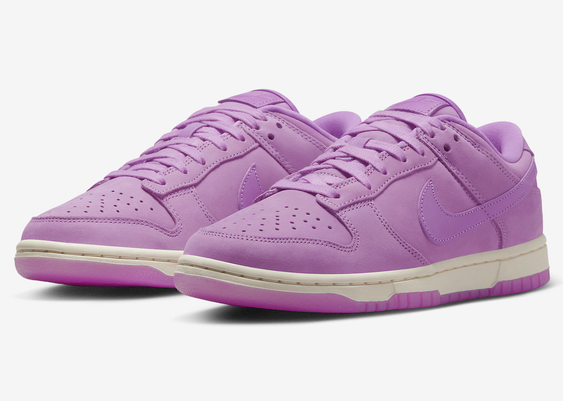 Nike Dunk Low Appears in Pink